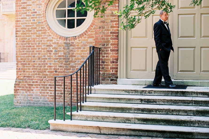 Williamsburg_Wedding_Photographer_FRESHLY_WED_William_and_Mary_Wedding_005